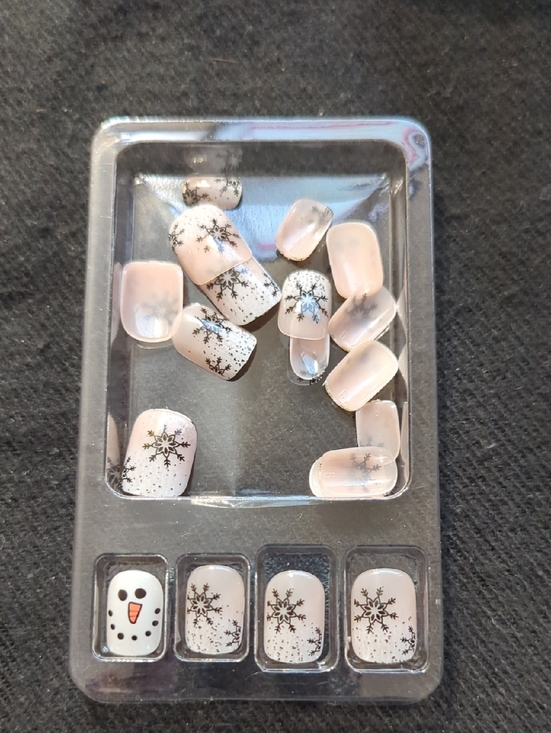 None Other - Press-On Nails - Winter Black And White Snowman And Snowflake Set